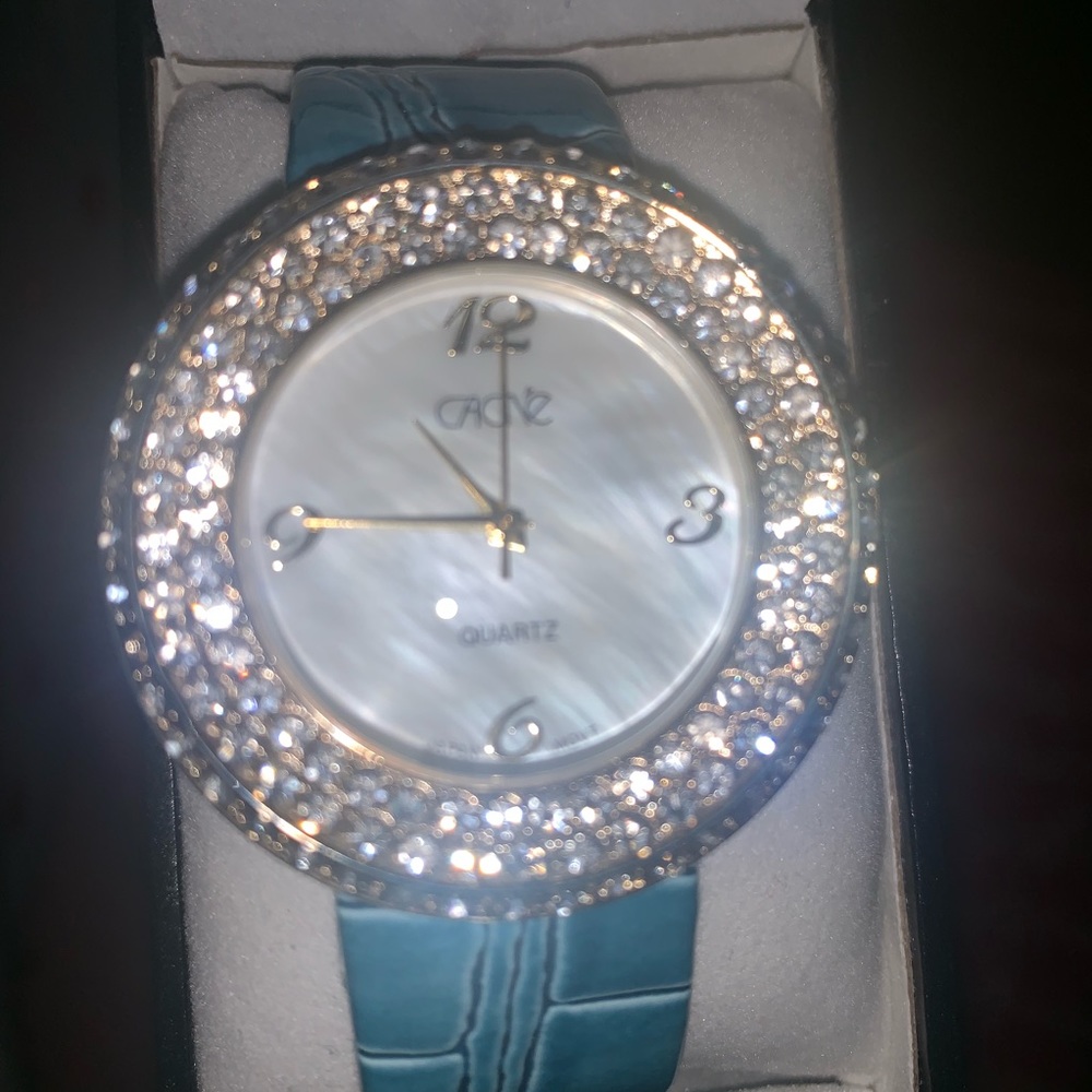 Watch - Caché - Picture 3 of 6